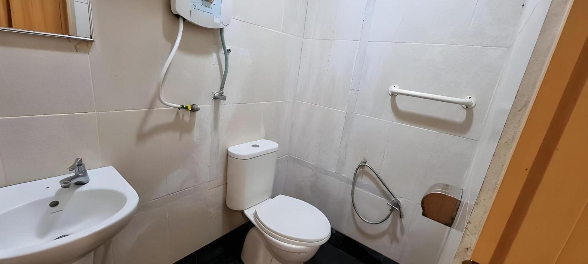 Amani Hotel Kampong Sungai Ramal Dalam Екстериор снимка
