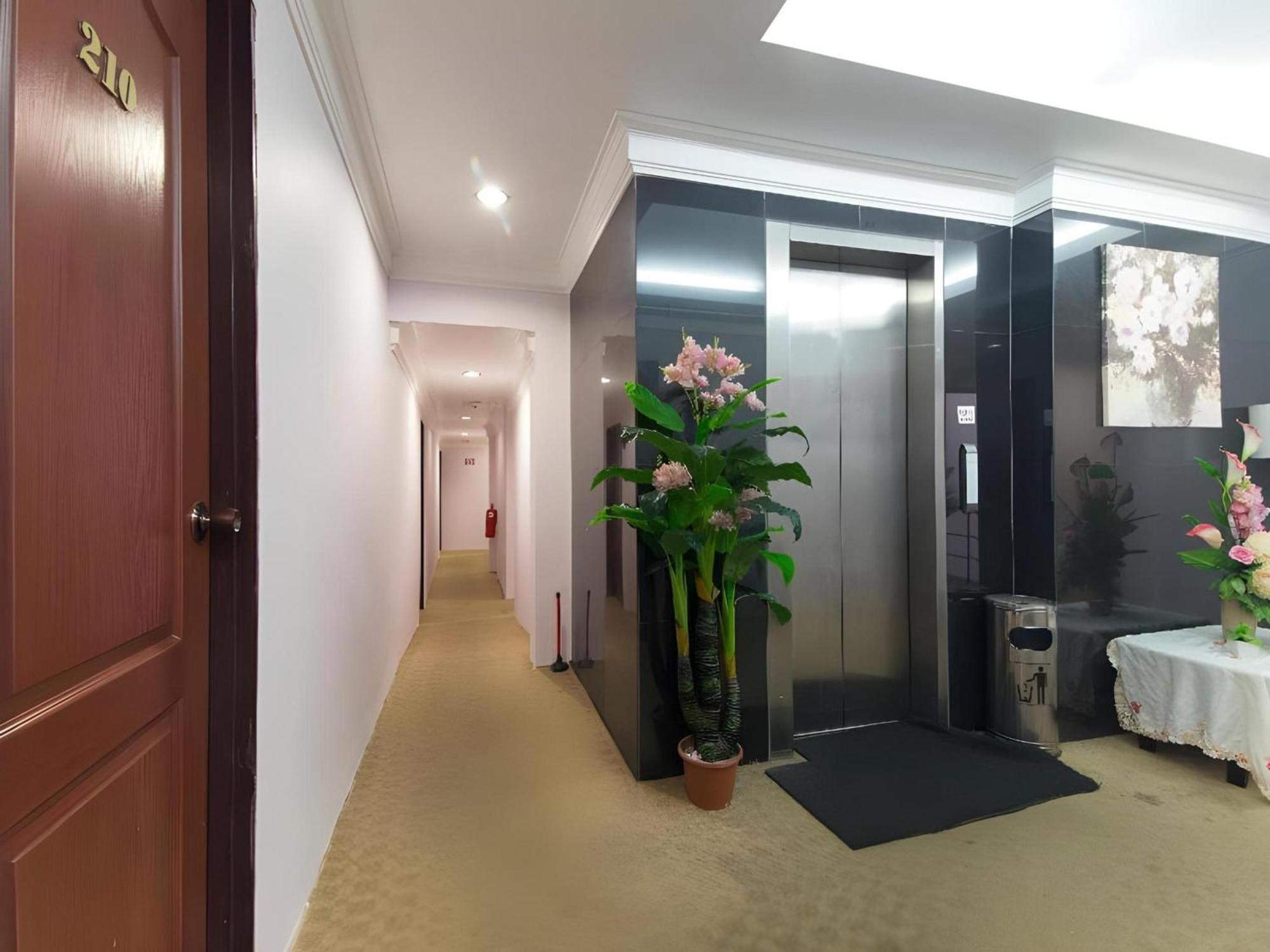Amani Hotel Kampong Sungai Ramal Dalam Екстериор снимка