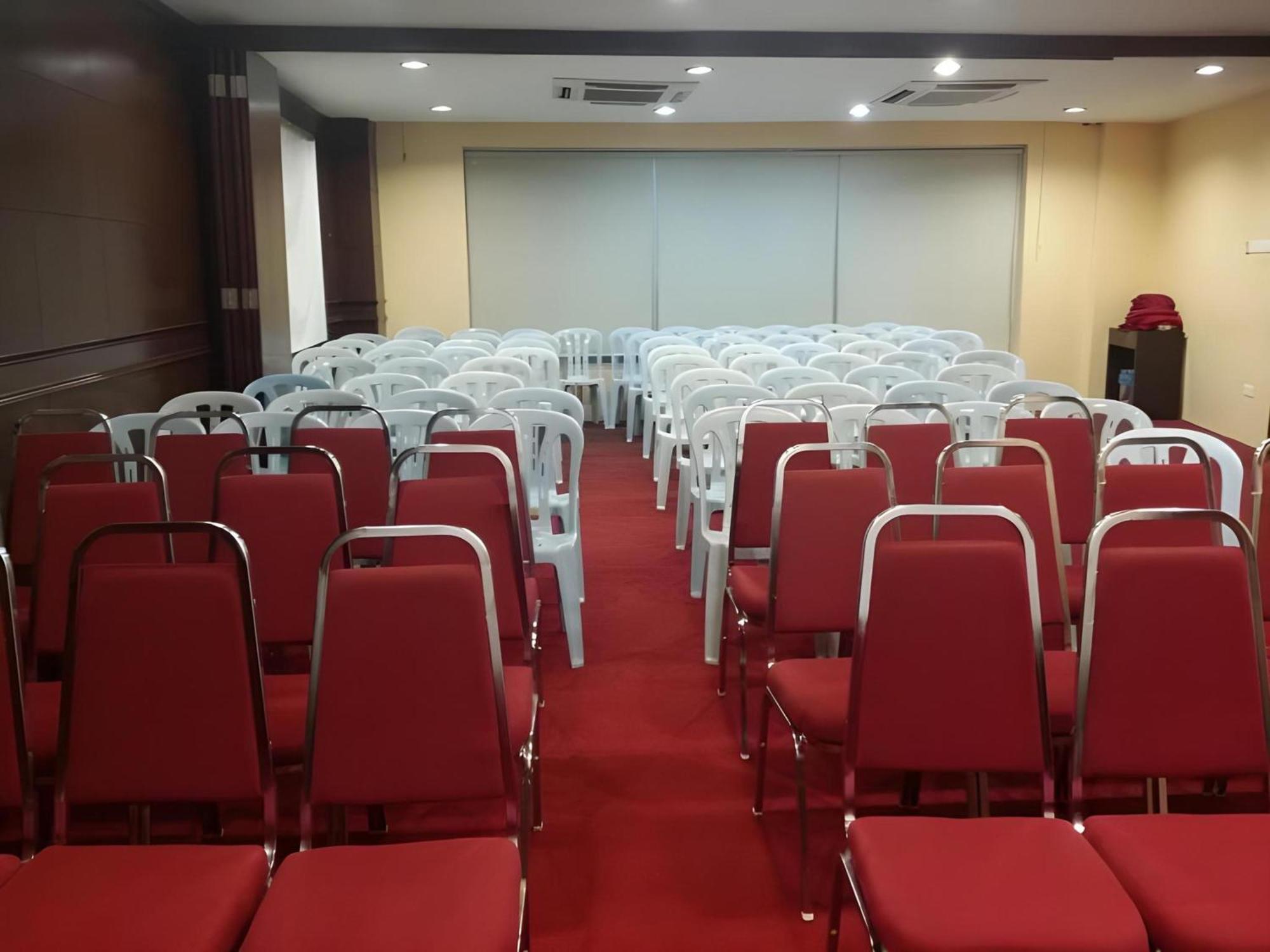Amani Hotel Kampong Sungai Ramal Dalam Екстериор снимка